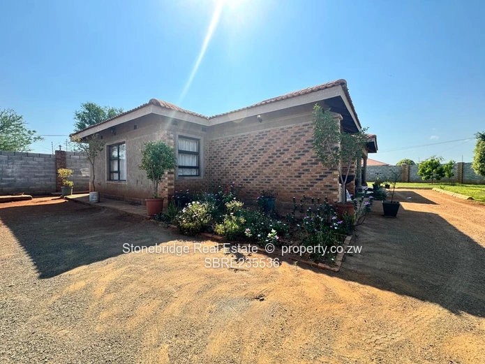 3 Bedroomed Corner stand house in Emhlangeni for sale