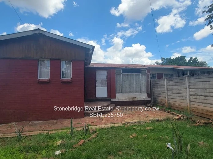 4 Bedroomed Semi-detached House in Paddonhurst for sale