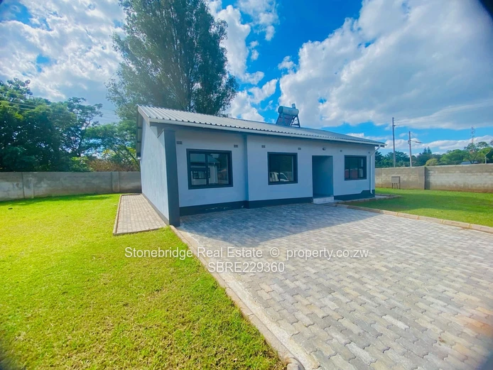 3 Bedroomed Hillside Bualwayo Townhouse for Sale