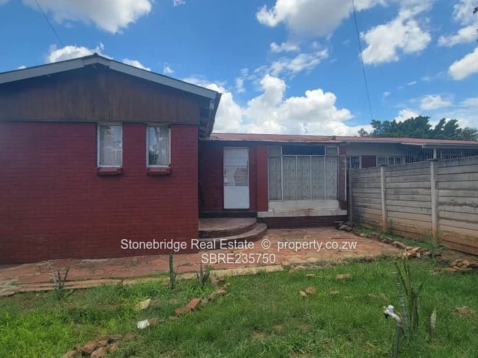 4 Bedroomed Semi-detached House in Paddonhurst for sale