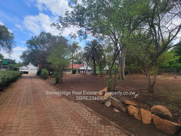 Spacious 5 Bedroomed Kumalo Home for sale