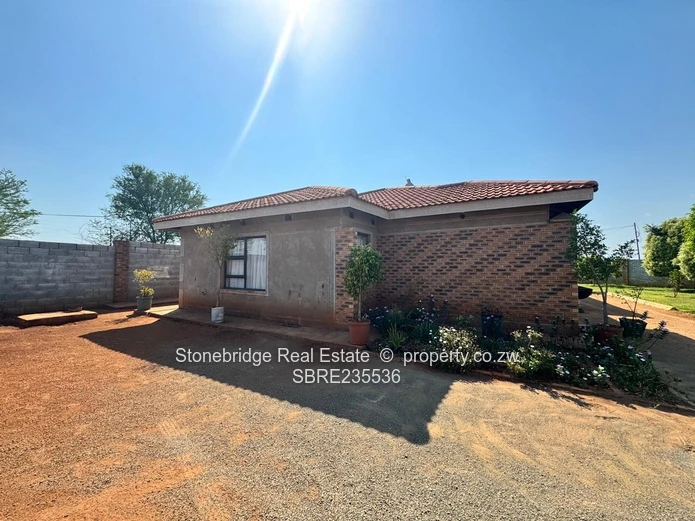 3 Bedroomed Corner stand house in Emhlangeni for sale