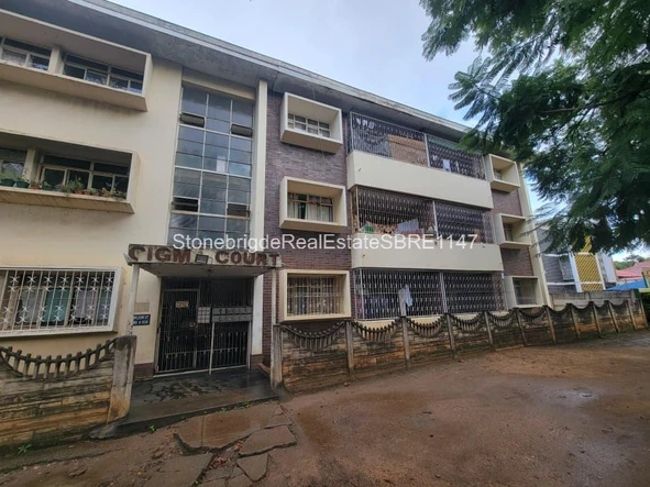 2 Bedroom Flat & Apartment