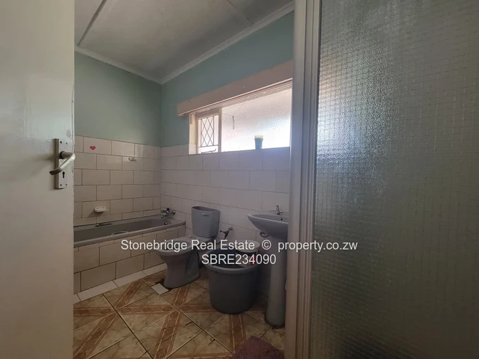 Spacious 5 Bedroomed Kumalo Home for sale