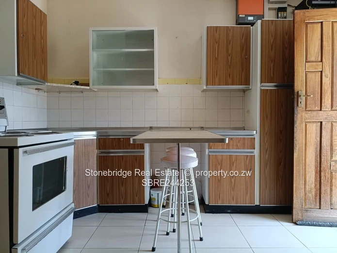 4 Bedroomed  House in Famona to rent for Commercial Use