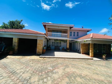7 Bedroom House