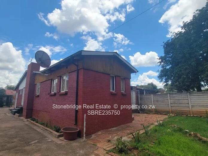 4 Bedroomed Semi-detached House in Paddonhurst for sale