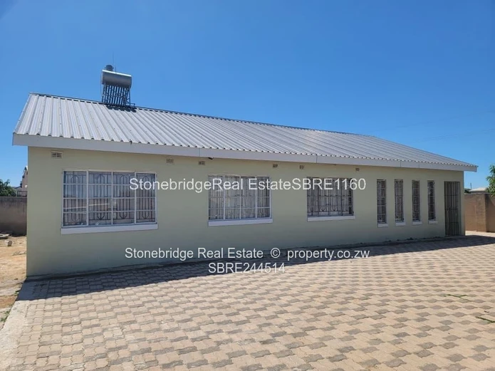 4 Bedroomed House in Pelandaba West for sale