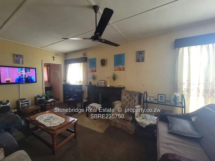 4 Bedroomed Semi-detached House in Paddonhurst for sale