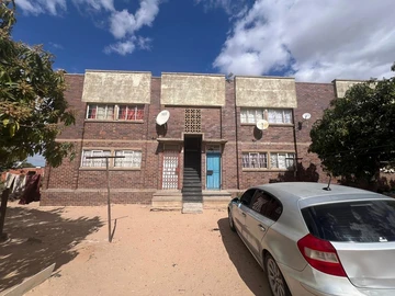 2 Bedroom Flat & Apartment
