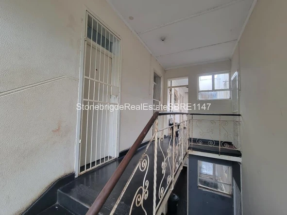 2 Bedroom Flat & Apartment